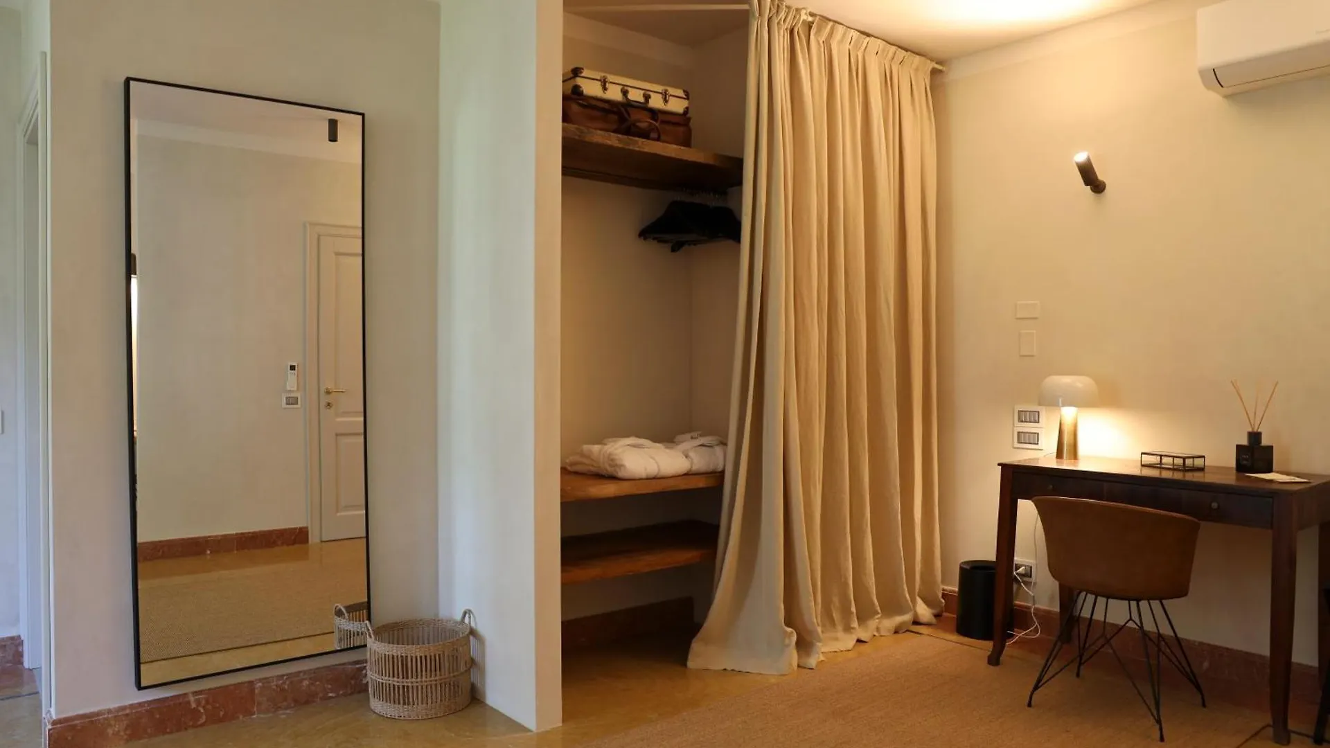 Guest house Villa Yeppa Sant'Andrea in Casale Italy